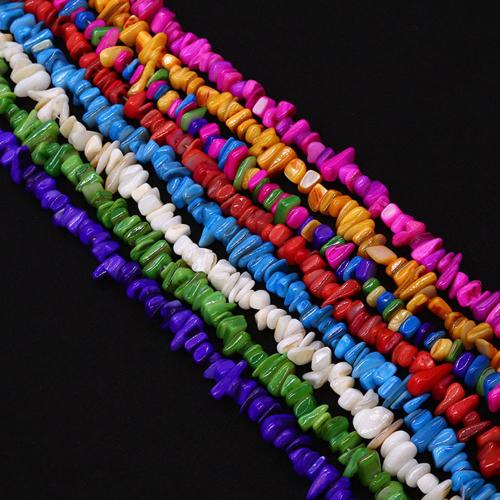 perle de coquillage teint, coquille d'eau douce, Irrégulière, teints & DIY, plus de couleurs à choisir, beads size 10-15mm Environ 38 cm, Vendu par brin