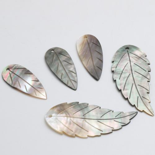 Natural Freshwater Shell Pendants, Leaf, Carved, DIY 