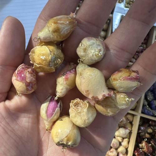 Dried Flower Pendant, epoxy gel, DIY, pendant size 23*17mm-15*14mm 