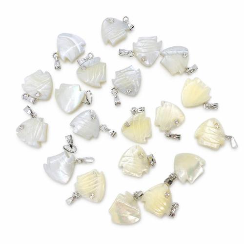 Trumpet Shell Pendant, Trochus Shell, Fish, Carved, DIY & with rhinestone, 17mm 