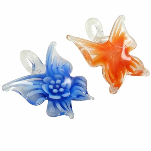 Innere Blume Murano Anhänger, Lampwork, mit Kunststoff Kasten, Schmetterling, innen Blume, gemischte Farben, 36x36x10mm, Bohrung:ca. 8mm, 6PCs/Box, verkauft von Box