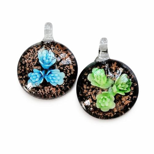 Innere Blume Murano Anhänger, Lampwork, mit Kunststoff Kasten, flache Runde, Goldsand & innen Blume, gemischte Farben, 36x36x13mm, Bohrung:ca. 7mm, 12PCs/Box, verkauft von Box
