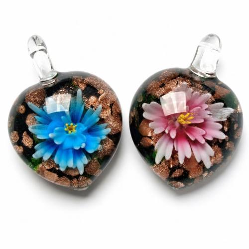 Innere Blume Murano Anhänger, Lampwork, Herz, Goldsand & innen Blume, gemischte Farben, 42x30x18mm, Bohrung:ca. 5mm, 200PCs/Menge, verkauft von Menge