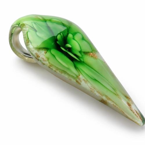 Innere Blume Murano Anhänger, Lampwork, mit Kunststoff Kasten, Blatt, Goldsand & innen Blume, gemischte Farben, 58x32x11mm, Bohrung:ca. 6mm, 6PCs/Box, verkauft von Box