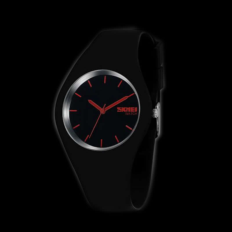 12:black watch with red hands