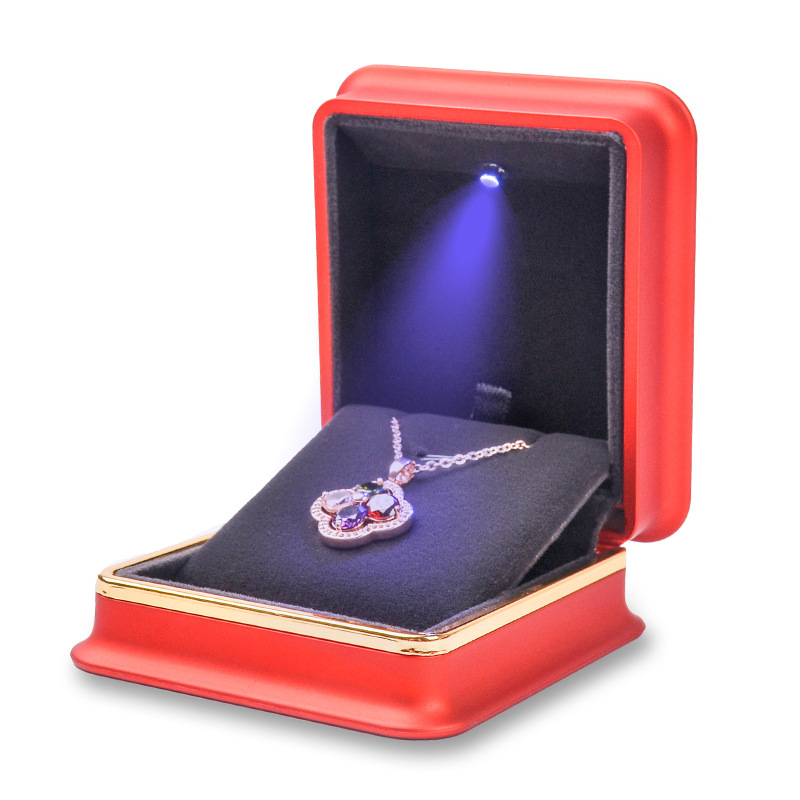 red Pendant Box