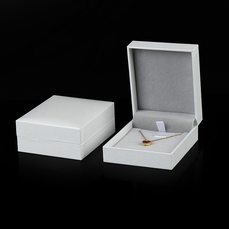 Pendant Box