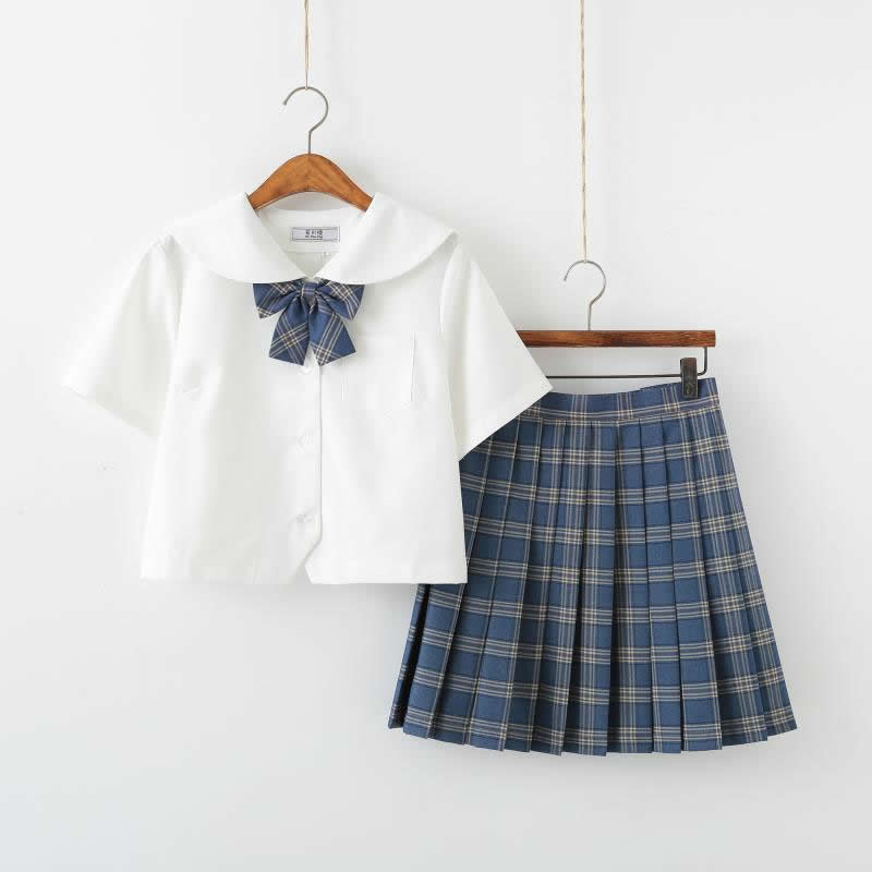 Short sleeves short skirts 1