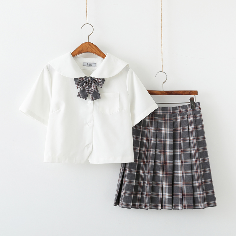 Short sleeves short skirts 3