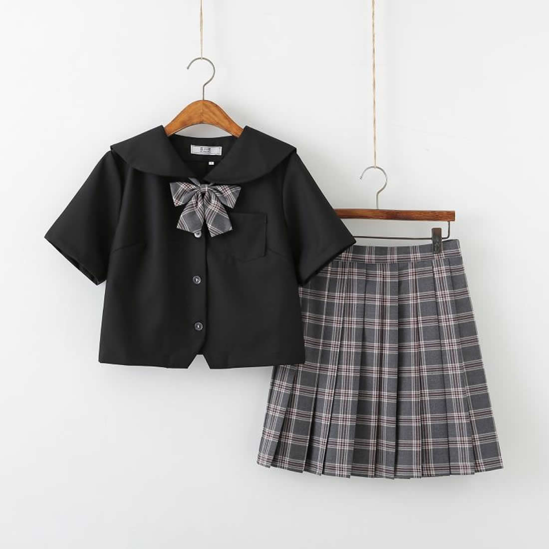 Short sleeves short skirts 3