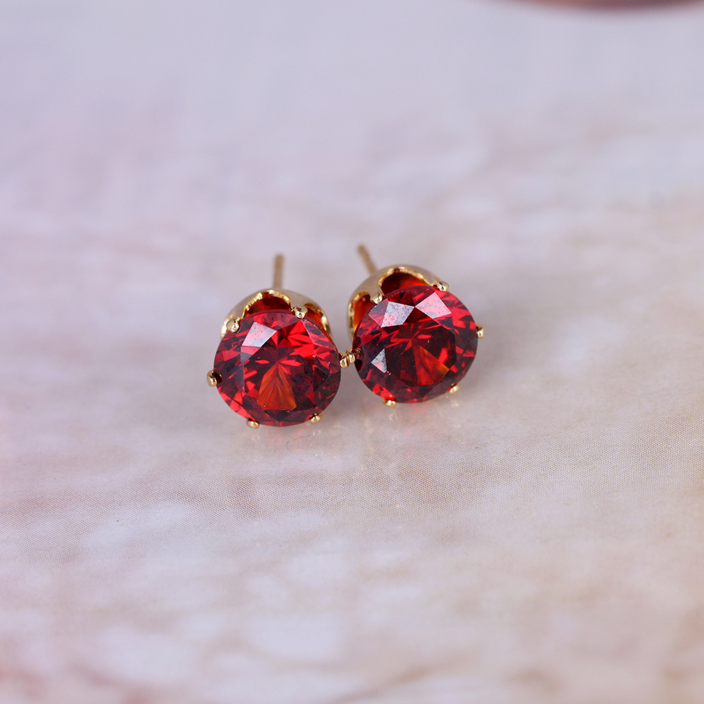 yellow gold: red  Zircon