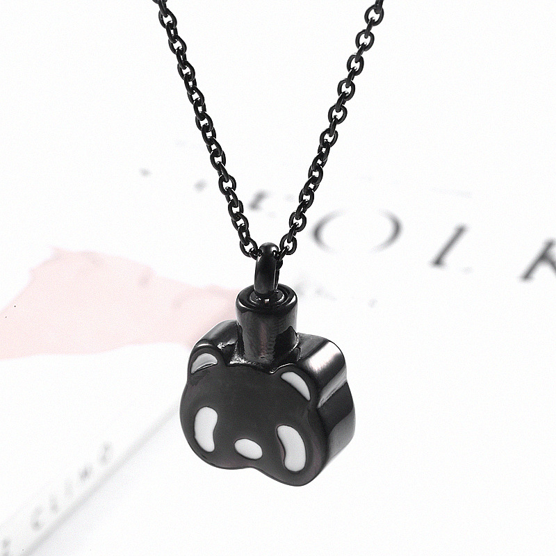 Black pendant + black chain