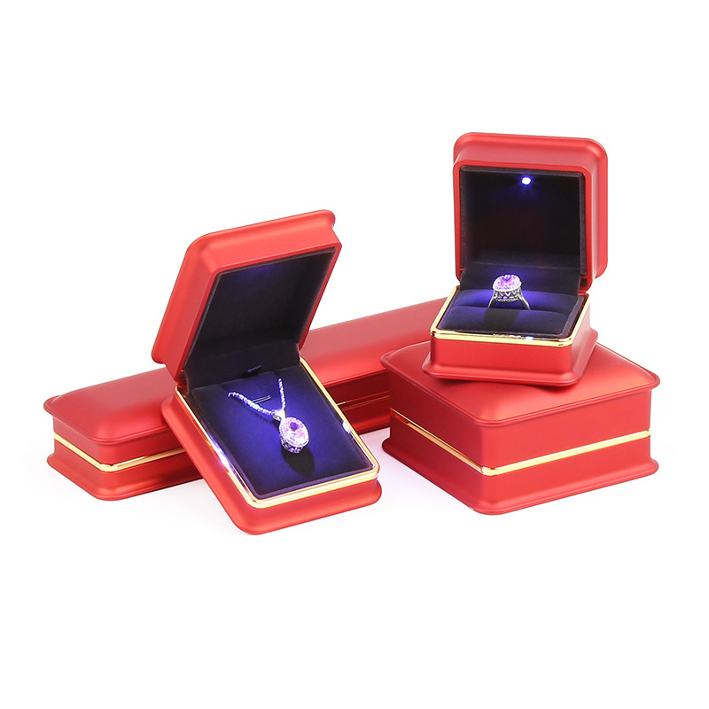 red Finger Ring Box