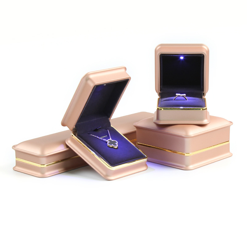 champagne Finger Ring Box