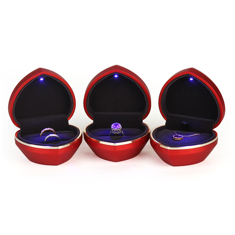 red Pendant Box