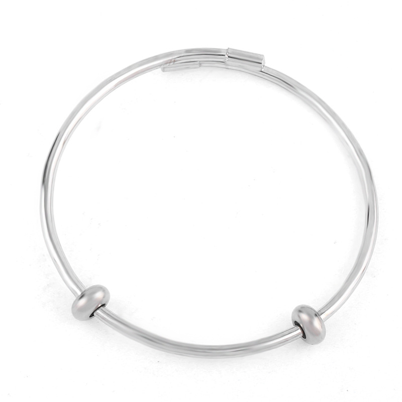 4:Silver bracelet