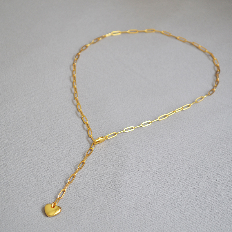 Chain with pendant