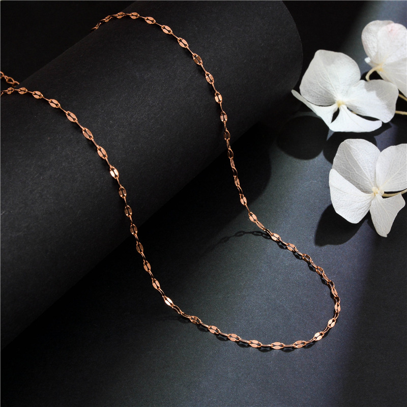 1:Lip chain rose gold