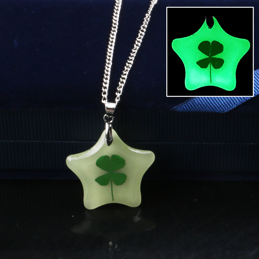 Pentagonal necklace, 28 mm