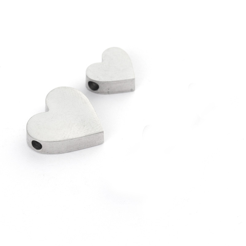 2:Heart length 11.5 mm, width 13 mm, aperture 1.8 mm,