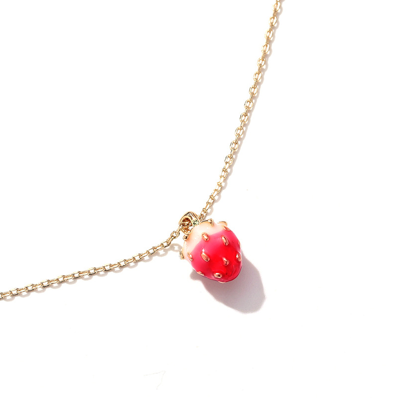 Little golden strawberry necklace clavicle chain