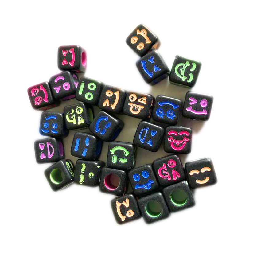 32:6*6mm black acrylic expression beads on white background 1