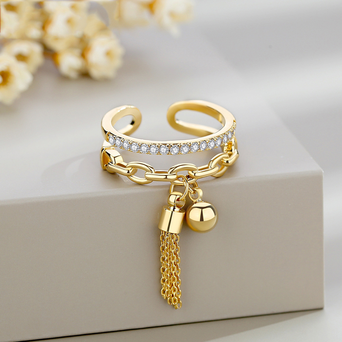 Gold color, adjustable opening