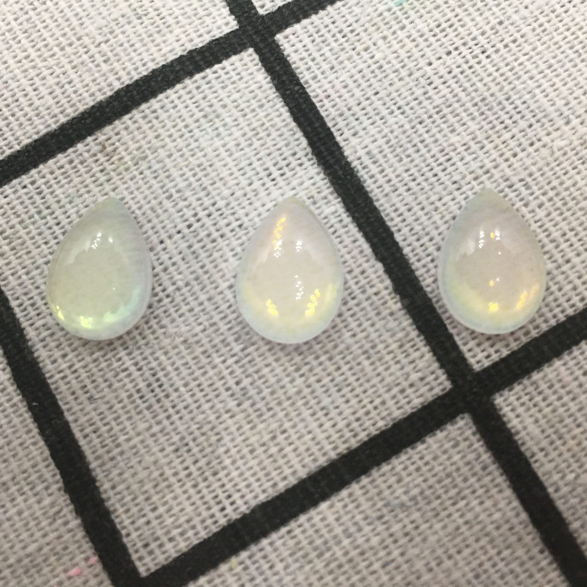 white,13x18mm