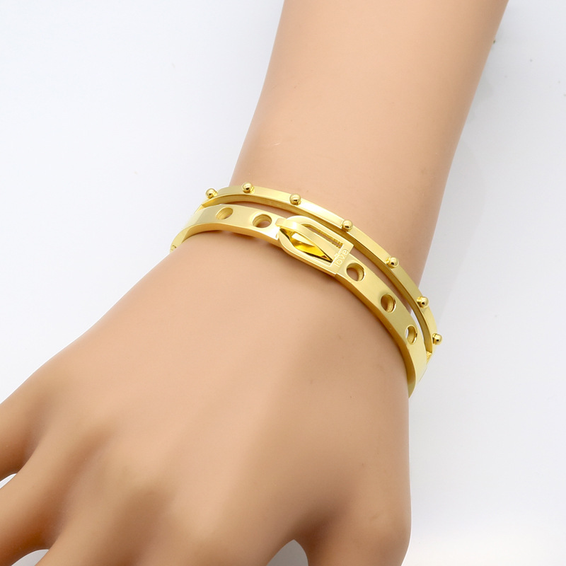 1:gold color plated