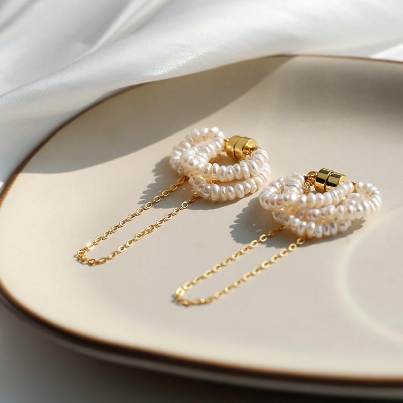 Magnet buckle natural pearl ear clip 2 pcs