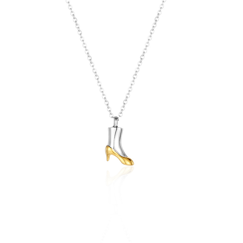 Gold single pendant