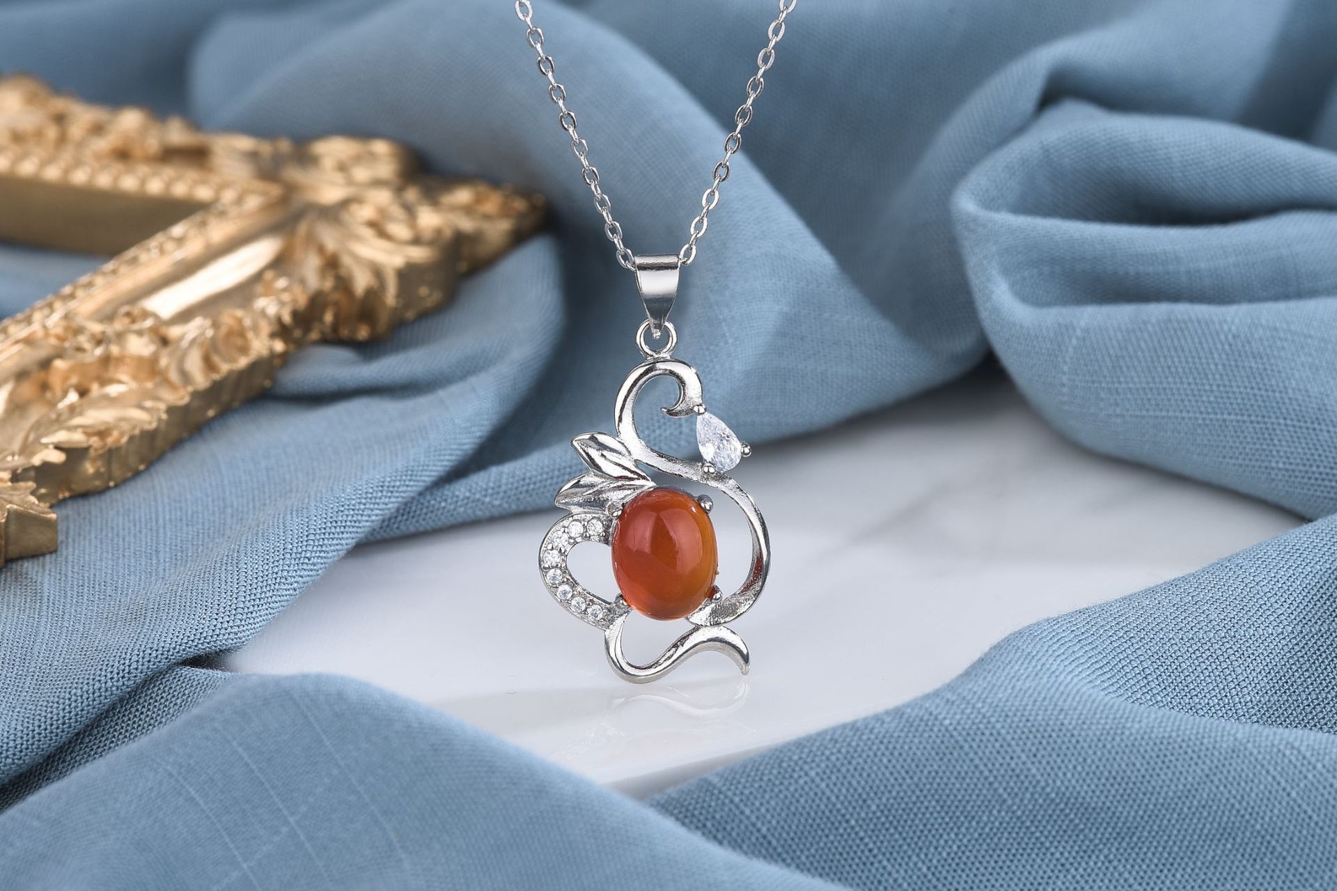 Carnelian Pendant (with main stone without chain)