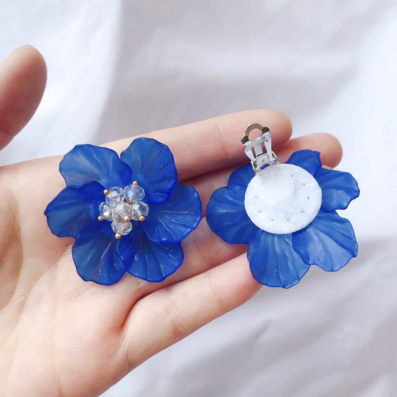 blue earring clip