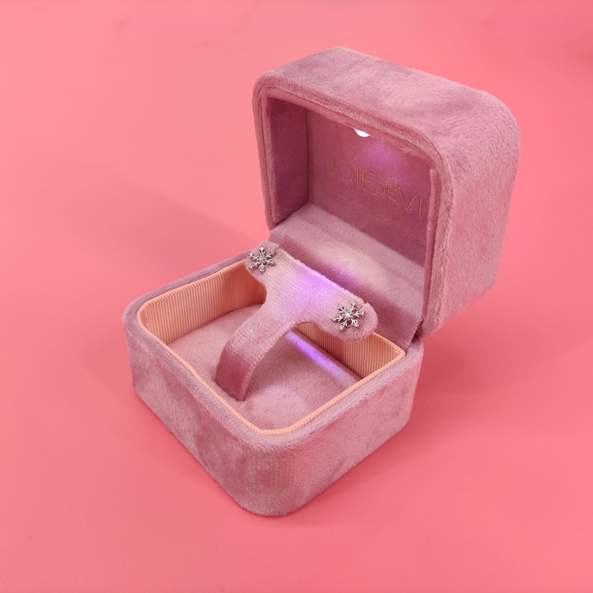 Stud earrings box