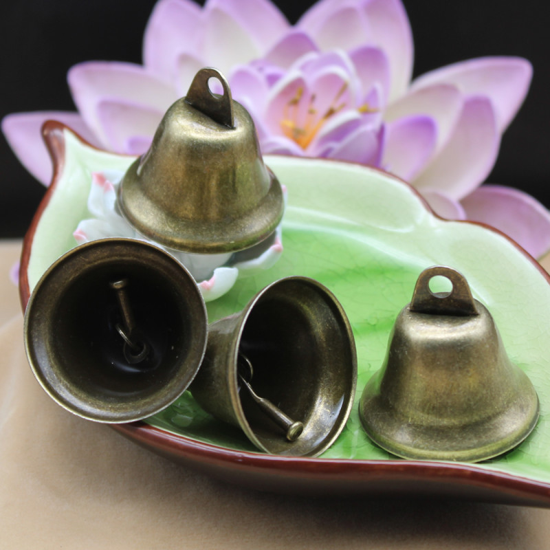 Bronze vintage horn bells