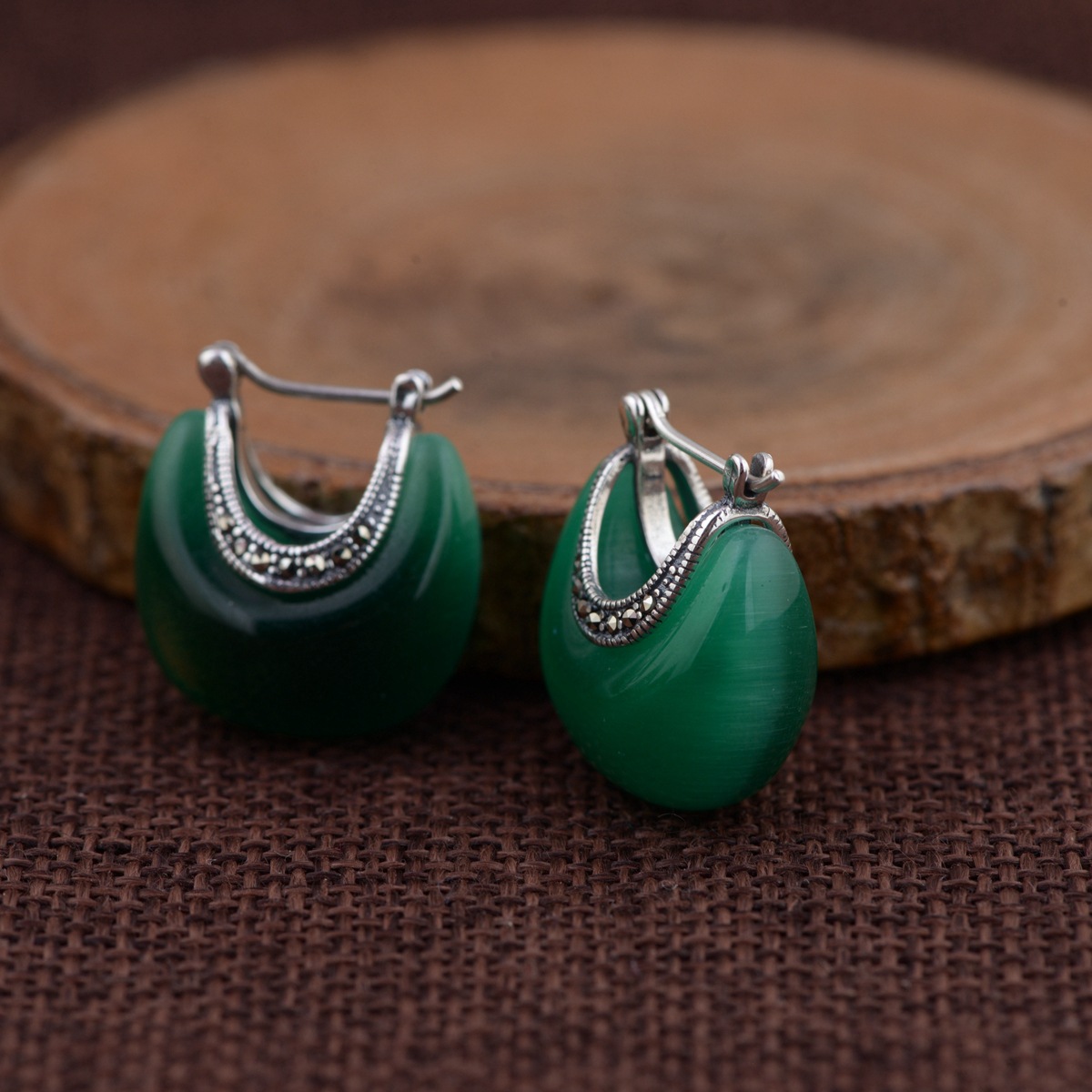 2:Green cat's eye stone