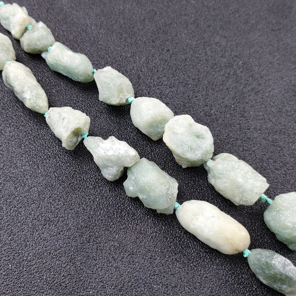 3:Aquamarine (about 18 beads)