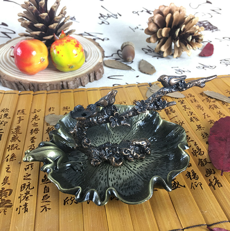 1:Lotus Leaf Frog Bronze   Plum Branch