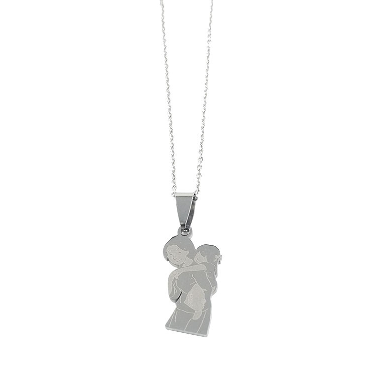 4:Silver pendant with O chain