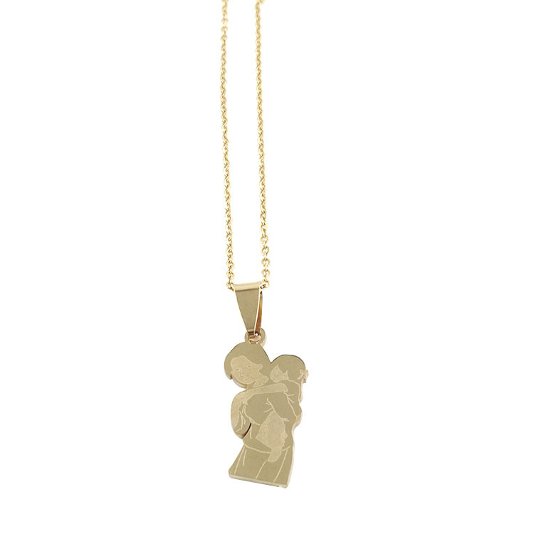 8:Gold pendant with O chain