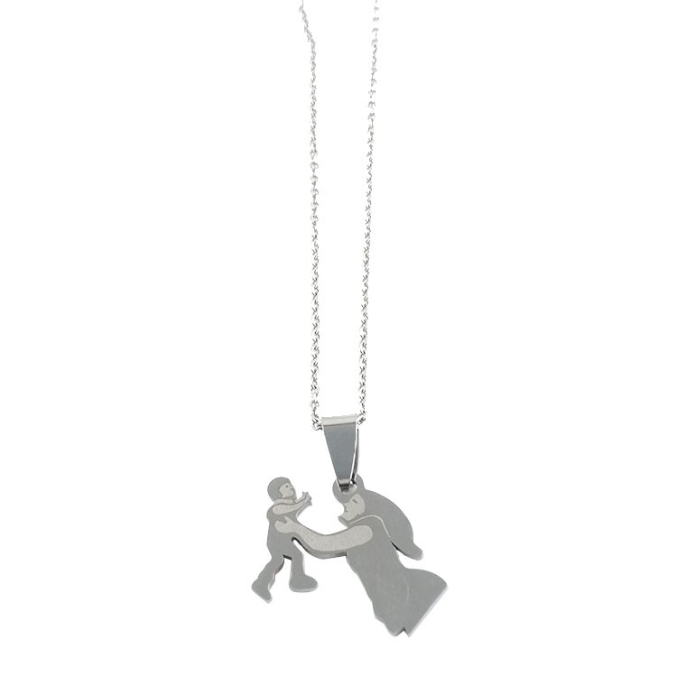 4:Silver pendant with O chain