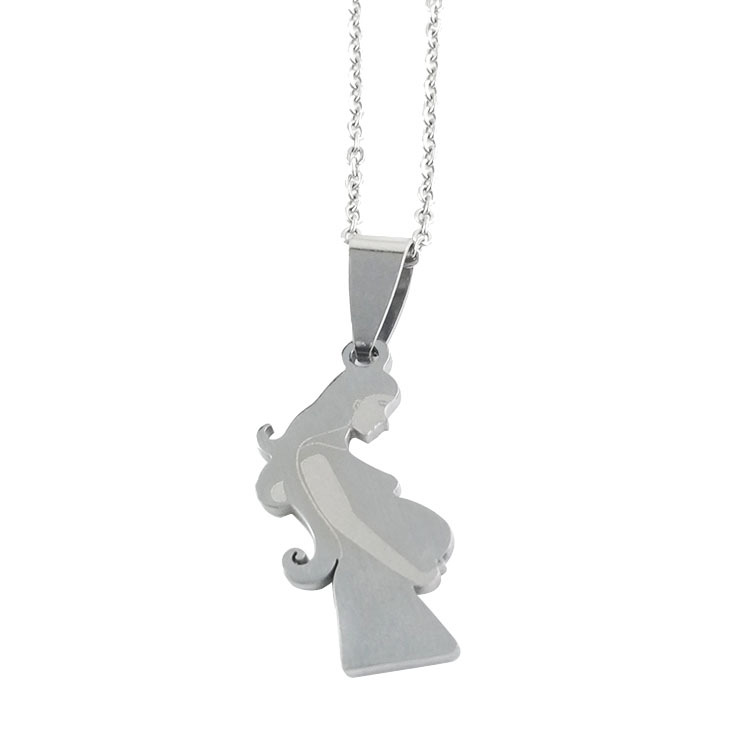 4:Silver pendant with O chain