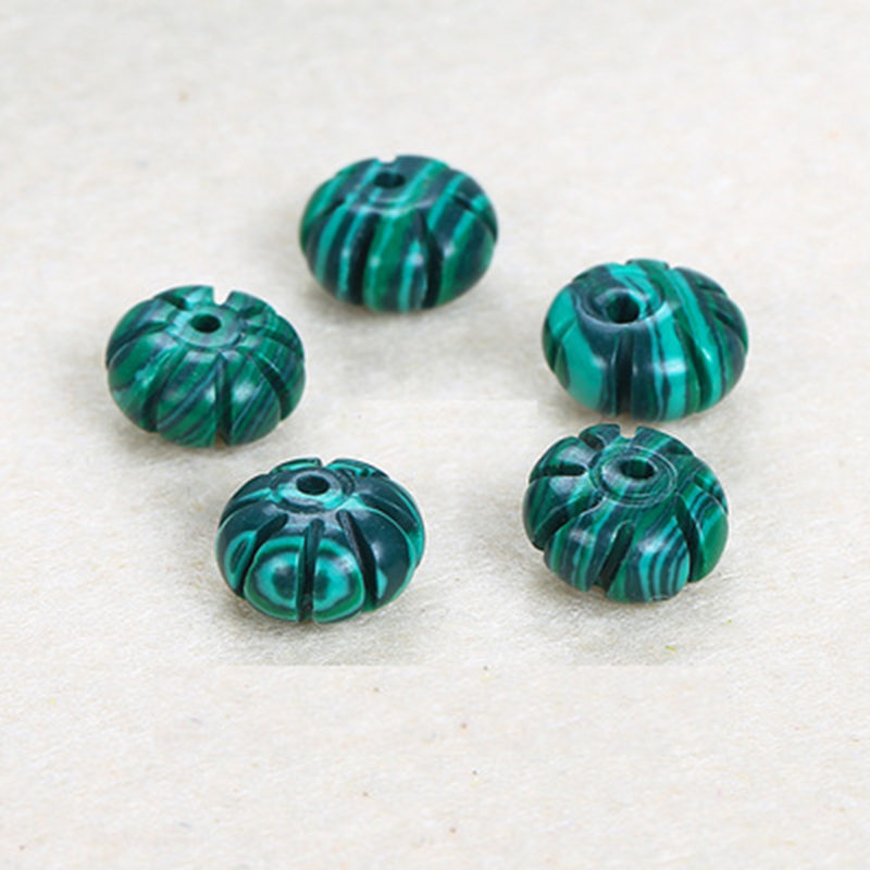 Synthetic malachite eight petals in the pore diame