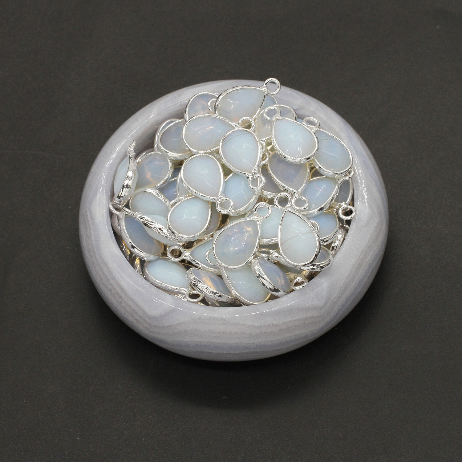 Moonstone glass