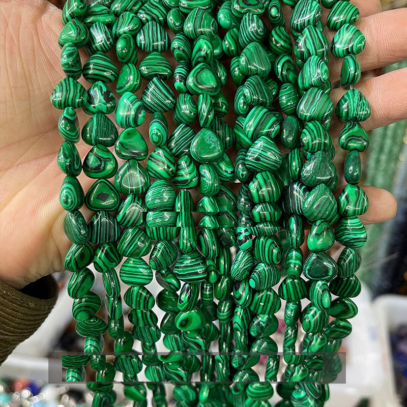 Synthetic malachite love shape 10*4mm/38