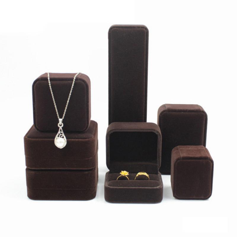 Locket box in Coffee-coloured flannelette box (9*9