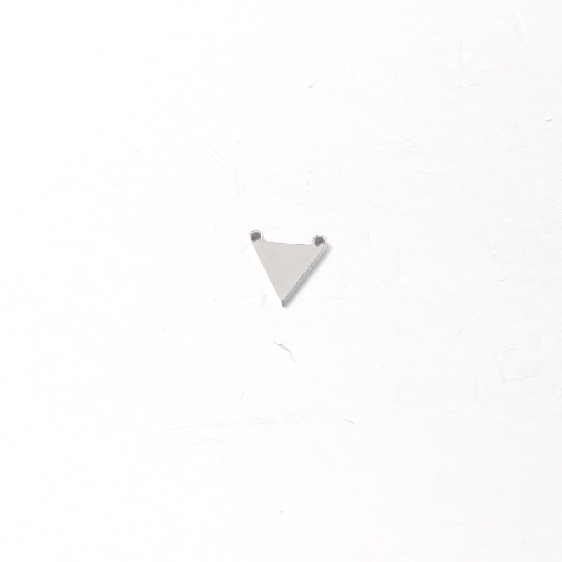 1:Steel color small triangle