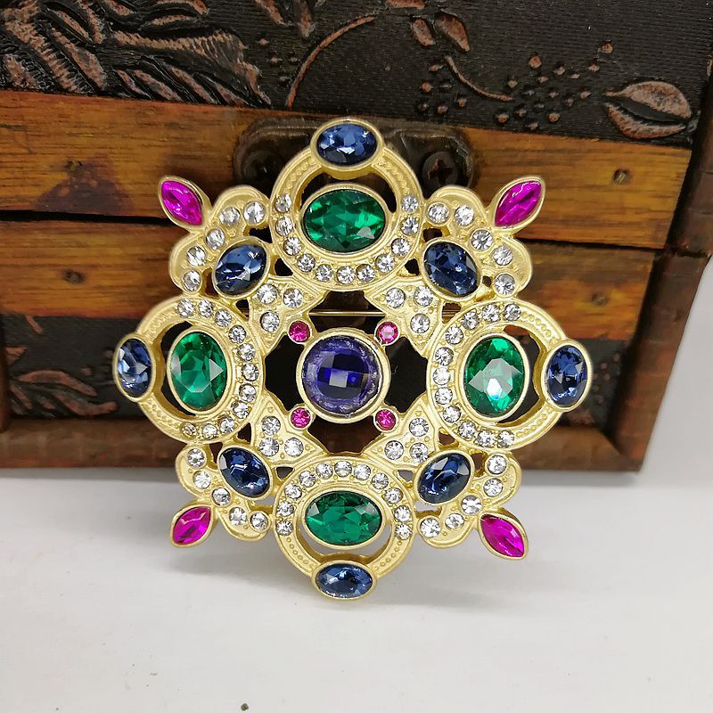 brooch 5.7cm