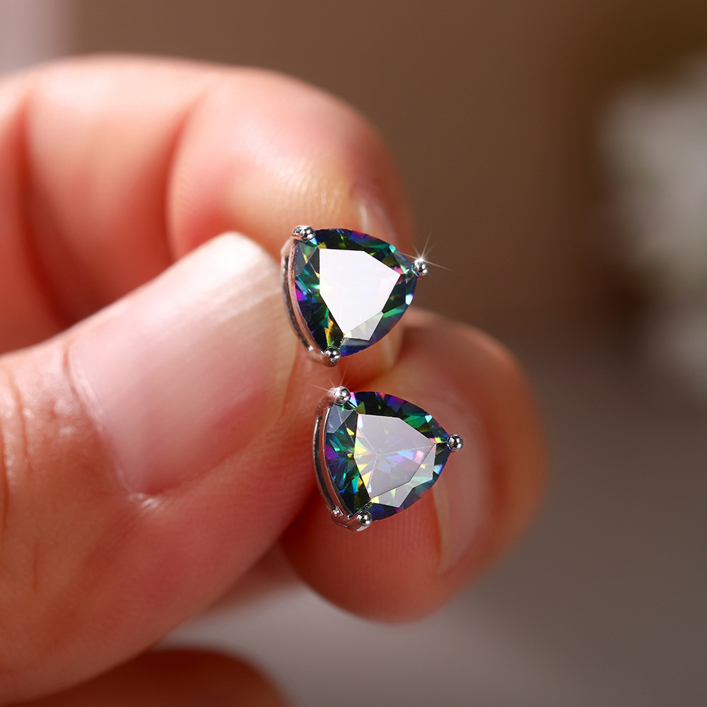 E1122 colored diamonds