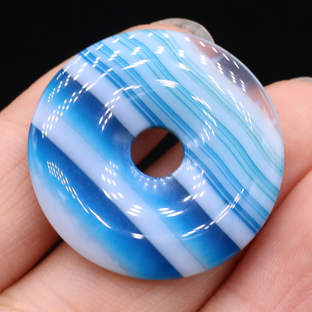 18:Light blue striped agate